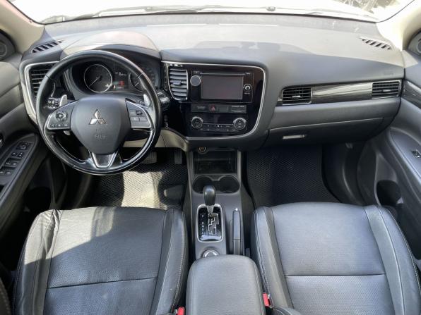 Mitsubishi Outlander III Рестайлинг 2 с пробегом 2016 года, цена 1 599 000 рублей, 238804 км, внедорожник, Автокод Объявления