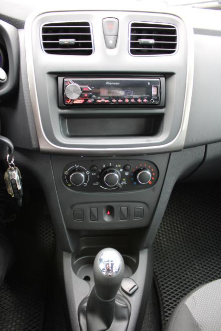 Renault Logan II Москва  - изображение 20