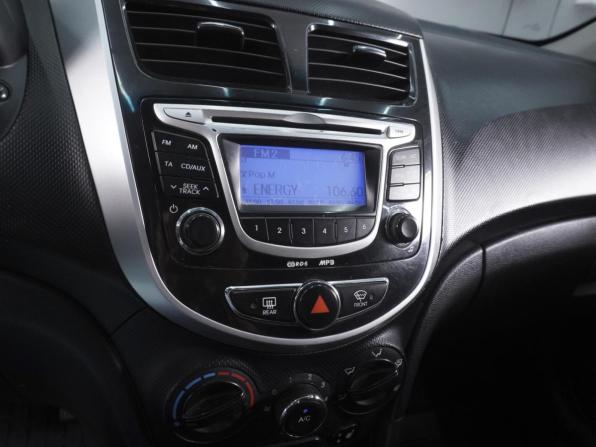 Hyundai Solaris I с пробегом 2011 года, цена 899 000 рублей, 172255 км, седан, Автокод Объявления