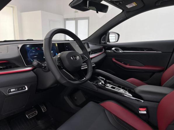 Geely Coolray I Рестайлинг с пробегом 2024 года, цена 1 980 000 рублей, 13678 км, внедорожник, Автокод Объявления