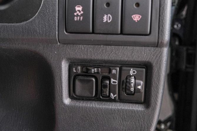 Suzuki Jimny III Рестайлинг 2 с пробегом 2016 года, цена 1 329 000 рублей, 102594 км, внедорожник, Автокод Объявления