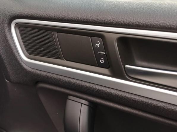Volkswagen Touareg II с пробегом 2011 года, цена 1 729 000 рублей, 212195 км, внедорожник, Автокод Объявления