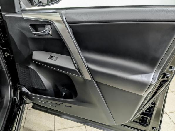 Toyota RAV4 IV (XA40) Рестайлинг с пробегом 2018 года, цена 2 405 000 рублей, 134594 км, внедорожник, Автокод Объявления