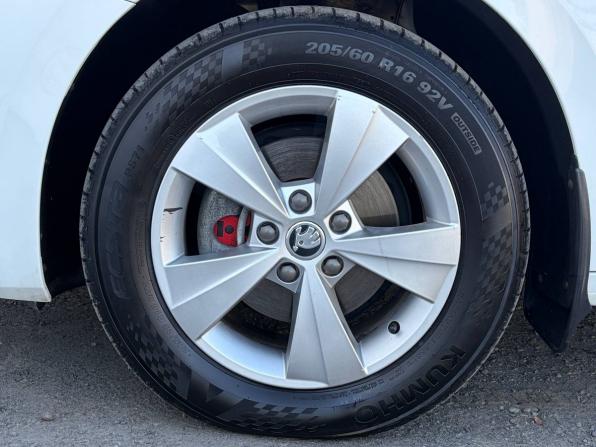 Skoda Octavia IV (A8) с пробегом 2020 года, цена 2 299 000 рублей, 98783 км, лифтбек, Автокод Объявления