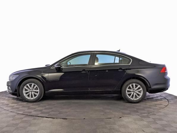 Volkswagen Passat B8 Рестайлинг с пробегом 2021 года, цена 2 210 000 рублей, 90268 км, седан, Автокод Объявления