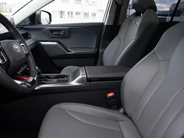 Toyota RAV4 VI (XA60) с пробегом 2026 года, цена 3 980 000 рублей, 3277 км, внедорожник, Автокод Объявления