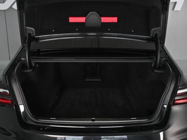 BMW 7 серии VI (G11/G12) Рестайлинг с пробегом 2019 года, цена 5 949 000 рублей, 115099 км, седан, Автокод Объявления