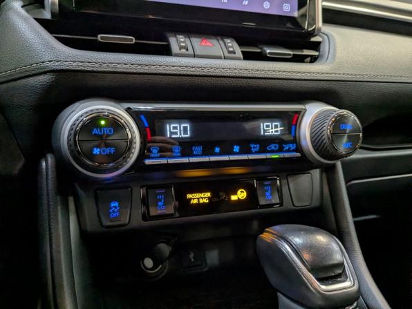 Toyota RAV4 V (XA50) с пробегом 2021 года, цена 3 850 000 рублей, 76500 км, внедорожник, Автокод Объявления