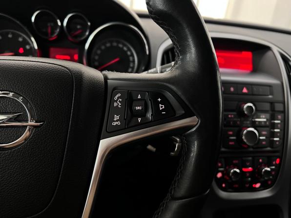 Opel Astra J Рестайлинг с пробегом 2013 года, цена 785 000 рублей, 113325 км, хэтчбек, Автокод Объявления