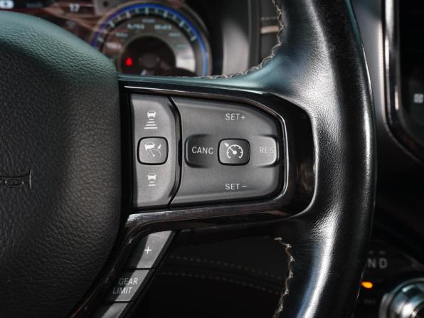 Ram 1500 V с пробегом 2022 года, цена 6 888 000 рублей, 53602 км, offers.body_type.unknown, Автокод Объявления