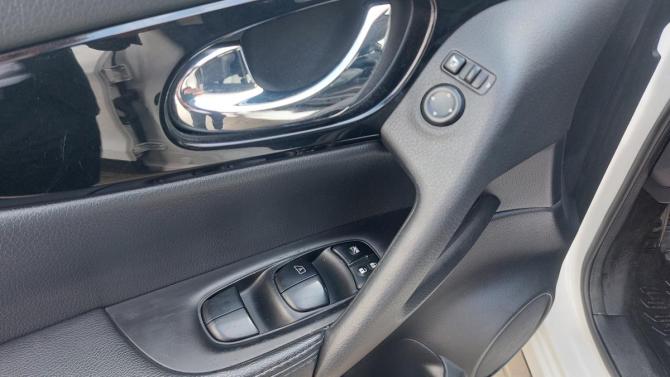 Nissan Qashqai II с пробегом 2017 года, цена 1 499 000 рублей, 125605 км, внедорожник, Автокод Объявления