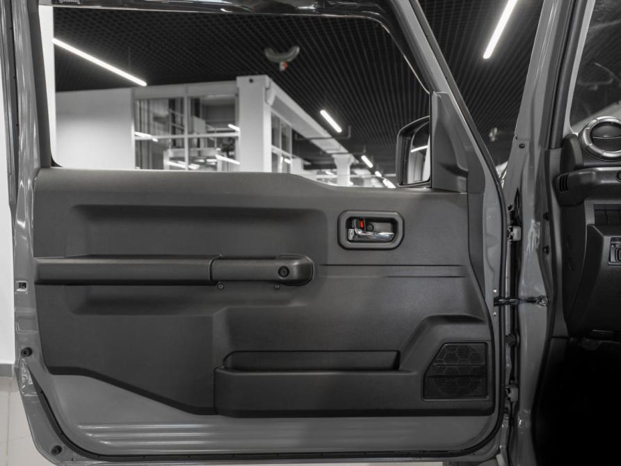 Suzuki Jimny IV Москва  - изображение 16