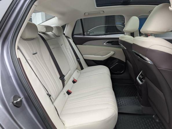 Hongqi H5 II с пробегом 2024 года, цена 3 550 000 рублей, 12080 км, седан, Автокод Объявления