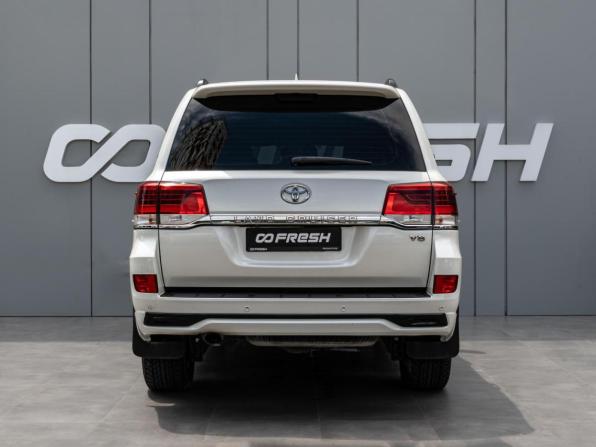 Toyota Land Cruiser 200 Series Рестайлинг 2 с пробегом 2015 года, цена 4 995 000 рублей, 230140 км, внедорожник, Автокод Объявления