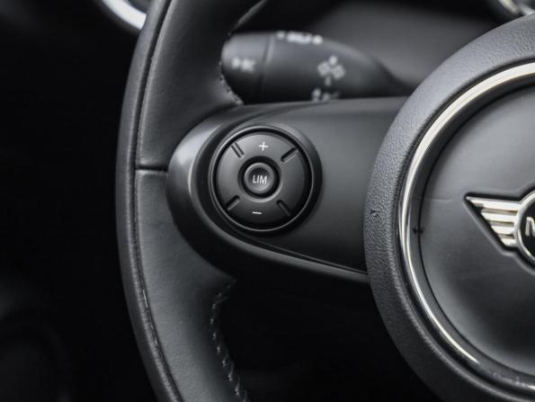 Mini Hatch III (F55/F56) Рестайлинг с пробегом 2020 года, цена 2 399 000 рублей, 22791 км, хэтчбек, Автокод Объявления