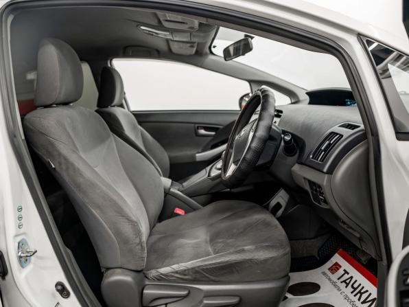 Toyota Prius III (XW30) с пробегом 2009 года, цена 1 050 000 рублей, 157095 км, лифтбек, Автокод Объявления