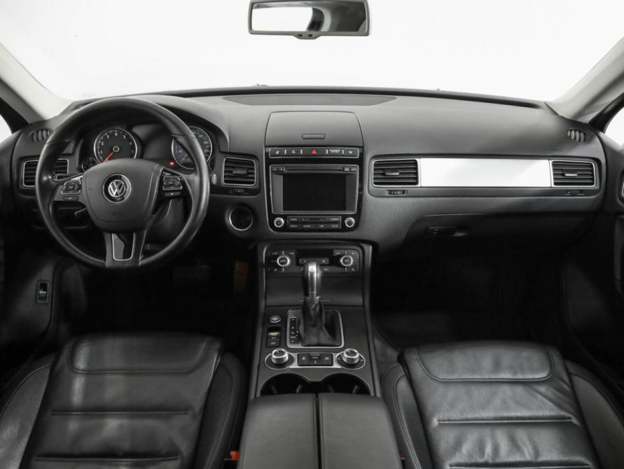 Volkswagen Touareg II Рестайлинг Санкт-Петербург  - изображение 11