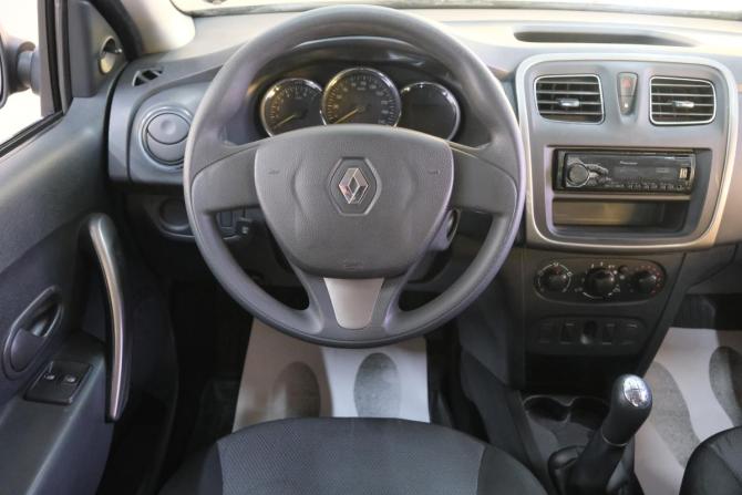 Renault Logan II с пробегом 2016 года, цена 689 000 рублей, 108000 км, седан, Автокод Объявления