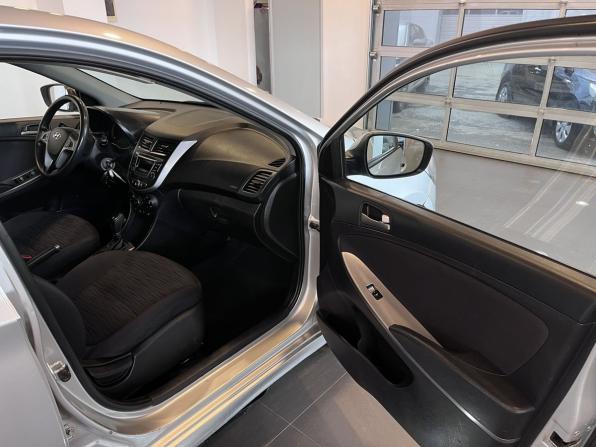 Hyundai Solaris I Рестайлинг с пробегом 2016 года, цена 1 075 000 рублей, 179468 км, седан, Автокод Объявления
