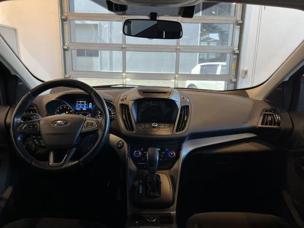 Ford Kuga II Рестайлинг с пробегом 2018 года, цена 1 650 000 рублей, 76500 км, внедорожник, Автокод Объявления