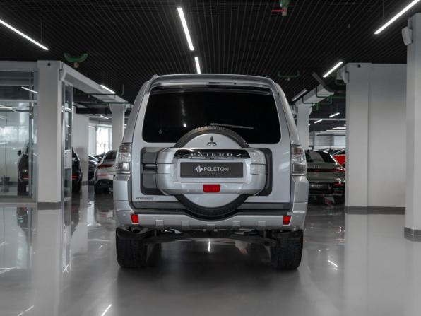 Mitsubishi Pajero IV Рестайлинг 1 с пробегом 2012 года, цена 1 830 000 рублей, 267695 км, внедорожник, Автокод Объявления