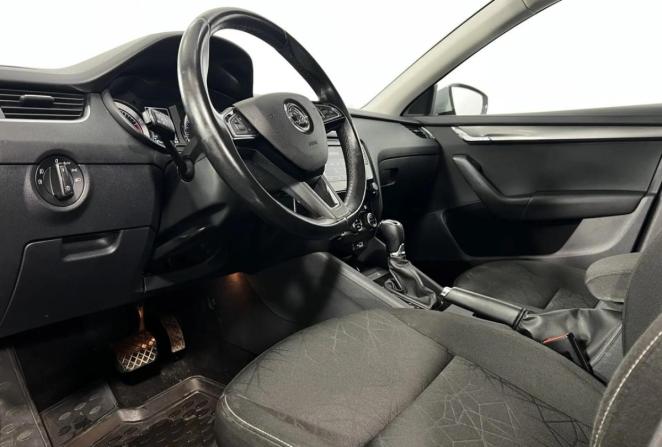 Skoda Octavia III (A7) Рестайлинг с пробегом 2019 года, цена 1 690 000 рублей, 121200 км, универсал, Автокод Объявления