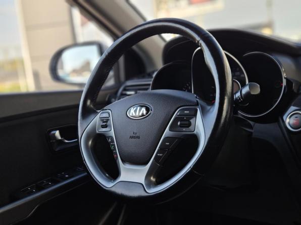 Kia Rio III Рестайлинг с пробегом 2016 года, цена 1 200 000 рублей, 99900 км, седан, Автокод Объявления