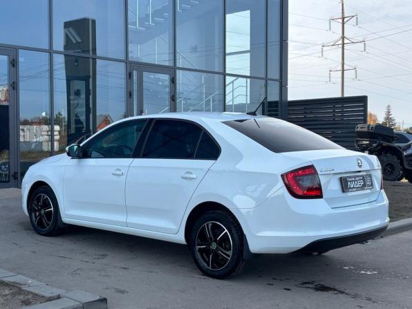 Skoda Rapid I Рестайлинг с пробегом 2018 года, цена 1 285 000 рублей, 111800 км, лифтбек, Автокод Объявления