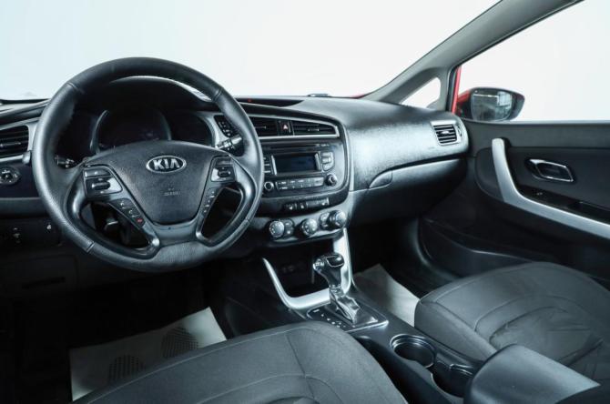 Kia Ceed II Рестайлинг с пробегом 2018 года, цена 1 339 000 рублей, 177000 км, универсал, Автокод Объявления