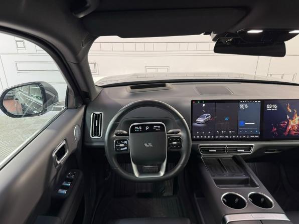 Li Auto (Lixiang) L9 I Рестайлинг с пробегом 2024 года, цена 7 400 000 рублей, 28000 км, внедорожник, Автокод Объявления