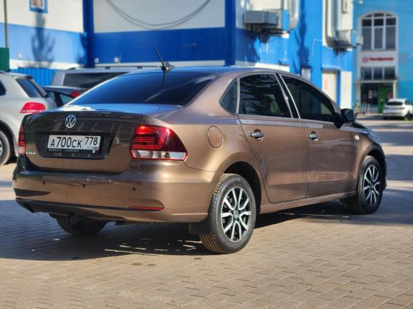 Volkswagen Polo V Рестайлинг с пробегом 2018 года, цена 1 350 000 рублей, 124000 км, седан, Автокод Объявления
