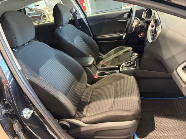 Kia Ceed III Рестайлинг с пробегом 2022 года, цена 2 089 000 рублей, 75000 км, хэтчбек, Автокод Объявления