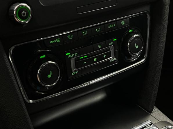 Skoda Superb II Рестайлинг с пробегом 2014 года, цена 1 245 000 рублей, 188341 км, лифтбек, Автокод Объявления