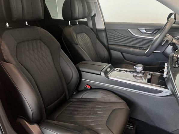 Hongqi HS5 I Рестайлинг с пробегом 2025 года, цена 3 850 000 рублей, 1543 км, внедорожник, Автокод Объявления