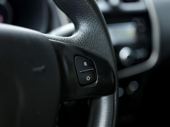 Renault Logan II с пробегом 2015 года, цена 899 000 рублей, 36564 км, седан, Автокод Объявления