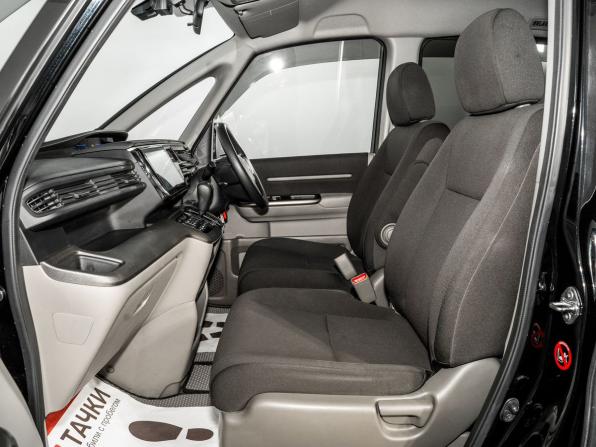 Honda Stepwgn V с пробегом 2015 года, цена 1 600 500 рублей, 114429 км, минивэн, Автокод Объявления