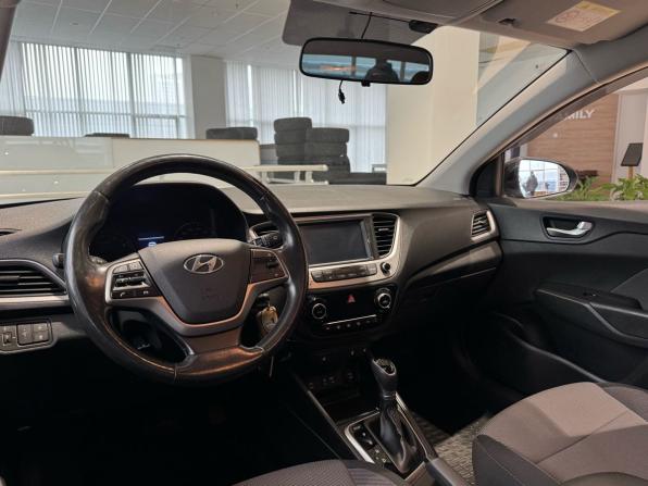 Hyundai Solaris II с пробегом 2018 года, цена 1 299 000 рублей, 149959 км, седан, Автокод Объявления