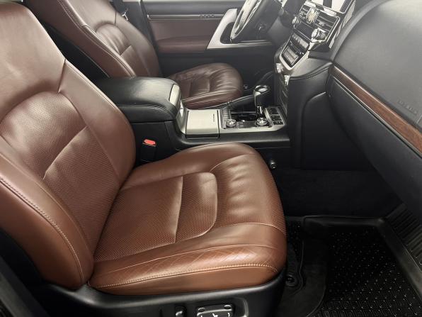 Toyota Land Cruiser 200 Series Рестайлинг 2 с пробегом 2016 года, цена 5 800 000 рублей, 141500 км, внедорожник, Автокод Объявления
