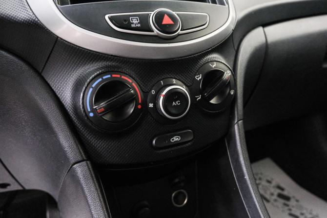 Hyundai Solaris I с пробегом 2012 года, цена 729 000 рублей, 199000 км, хэтчбек, Автокод Объявления
