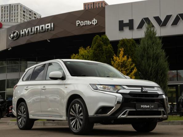 Mitsubishi Outlander III Рестайлинг 3 с пробегом 2022 года, цена 2 288 000 рублей, 56146 км, внедорожник, Автокод Объявления
