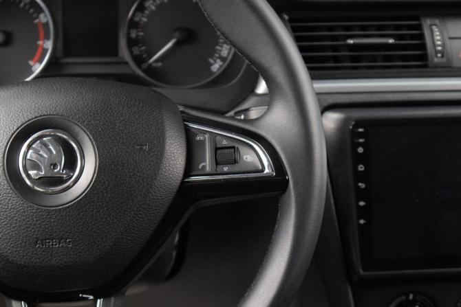 Skoda Rapid I с пробегом 2017 года, цена 1 079 000 рублей, 169388 км, лифтбек, Автокод Объявления