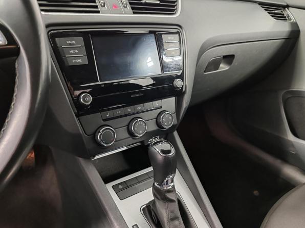 Skoda Octavia III (A7) Рестайлинг с пробегом 2020 года, цена 1 745 000 рублей, 122103 км, лифтбек, Автокод Объявления