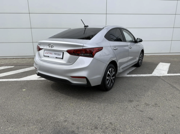 Hyundai Solaris II с пробегом 2018 года, цена 1 590 000 рублей, 68000 км, седан, Автокод Объявления