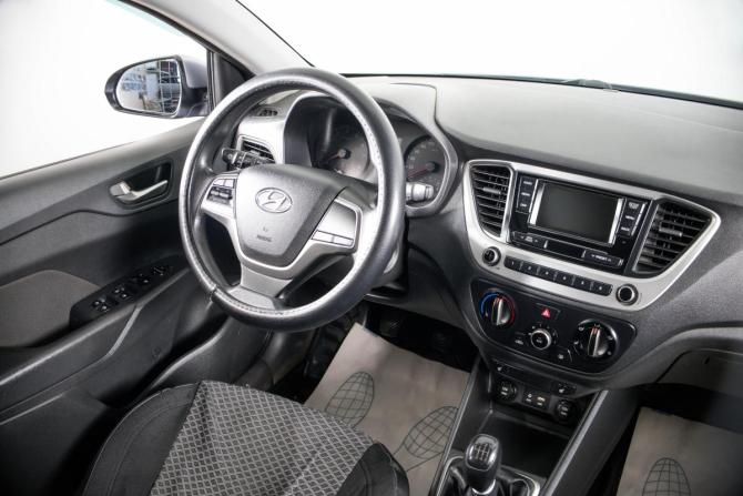 Hyundai Solaris II с пробегом 2018 года, цена 1 099 000 рублей, 364026 км, седан, Автокод Объявления