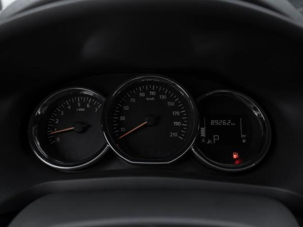 Renault Logan II Рестайлинг с пробегом 2021 года, цена 950 000 рублей, 89260 км, седан, Автокод Объявления