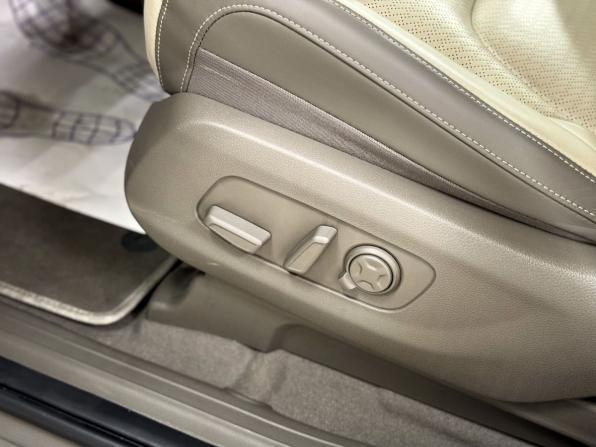 Kia Carnival IV Рестайлинг с пробегом 2024 года, цена 7 300 000 рублей, 31055 км, минивэн, Автокод Объявления
