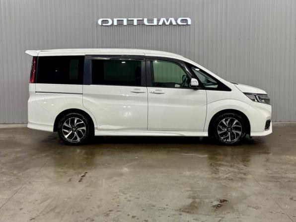 Honda Stepwgn V Рестайлинг с пробегом 2019 года, цена 2 077 000 рублей, 122684 км, минивэн, Автокод Объявления