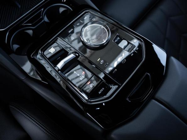 BMW 5 серии VIII (G60/G61/G68) с пробегом 2024 года, цена 7 450 000 рублей, 21592 км, седан, Автокод Объявления