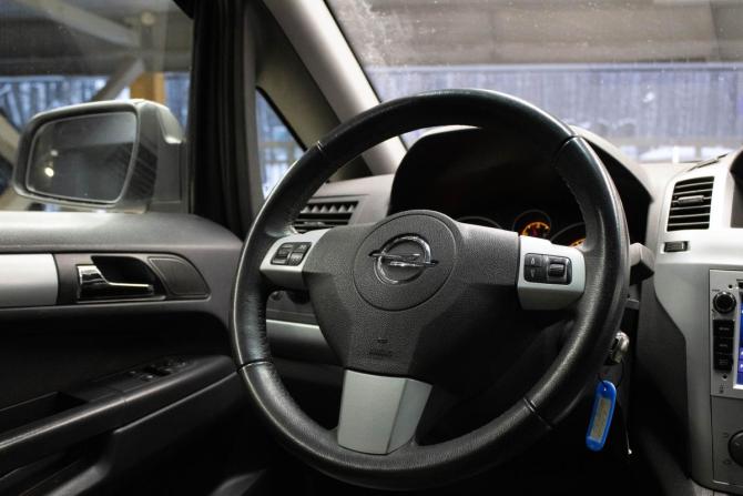 Opel Zafira B Рестайлинг с пробегом 2012 года, цена 599 000 рублей, 286508 км, минивэн, Автокод Объявления