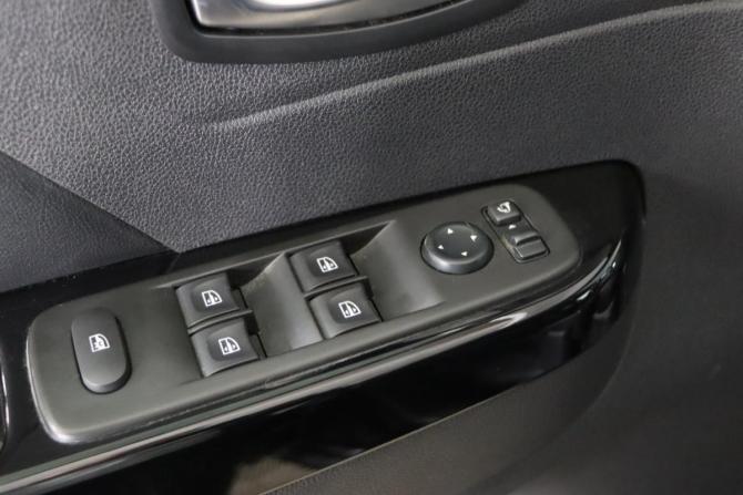 Renault Kaptur I Рестайлинг с пробегом 2021 года, цена 1 759 990 рублей, 95135 км, внедорожник, Автокод Объявления